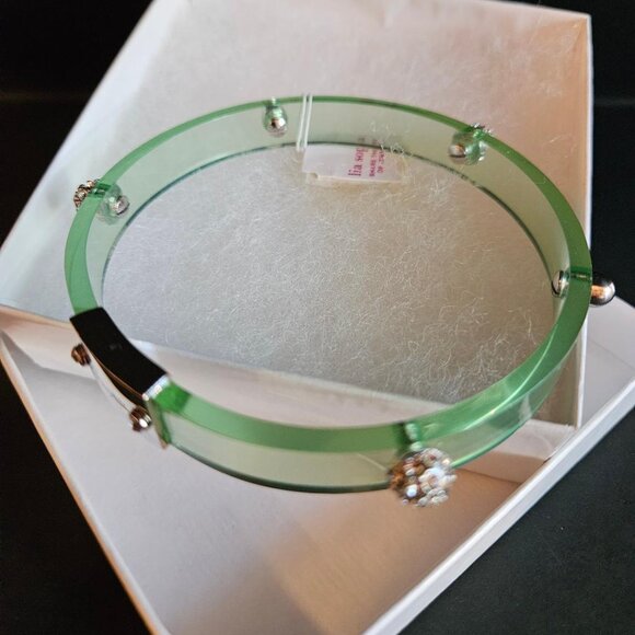Vintage LIA SOPHIA lucite green bracelet silver beads as accent around bracelet. - Picture 3 of 4